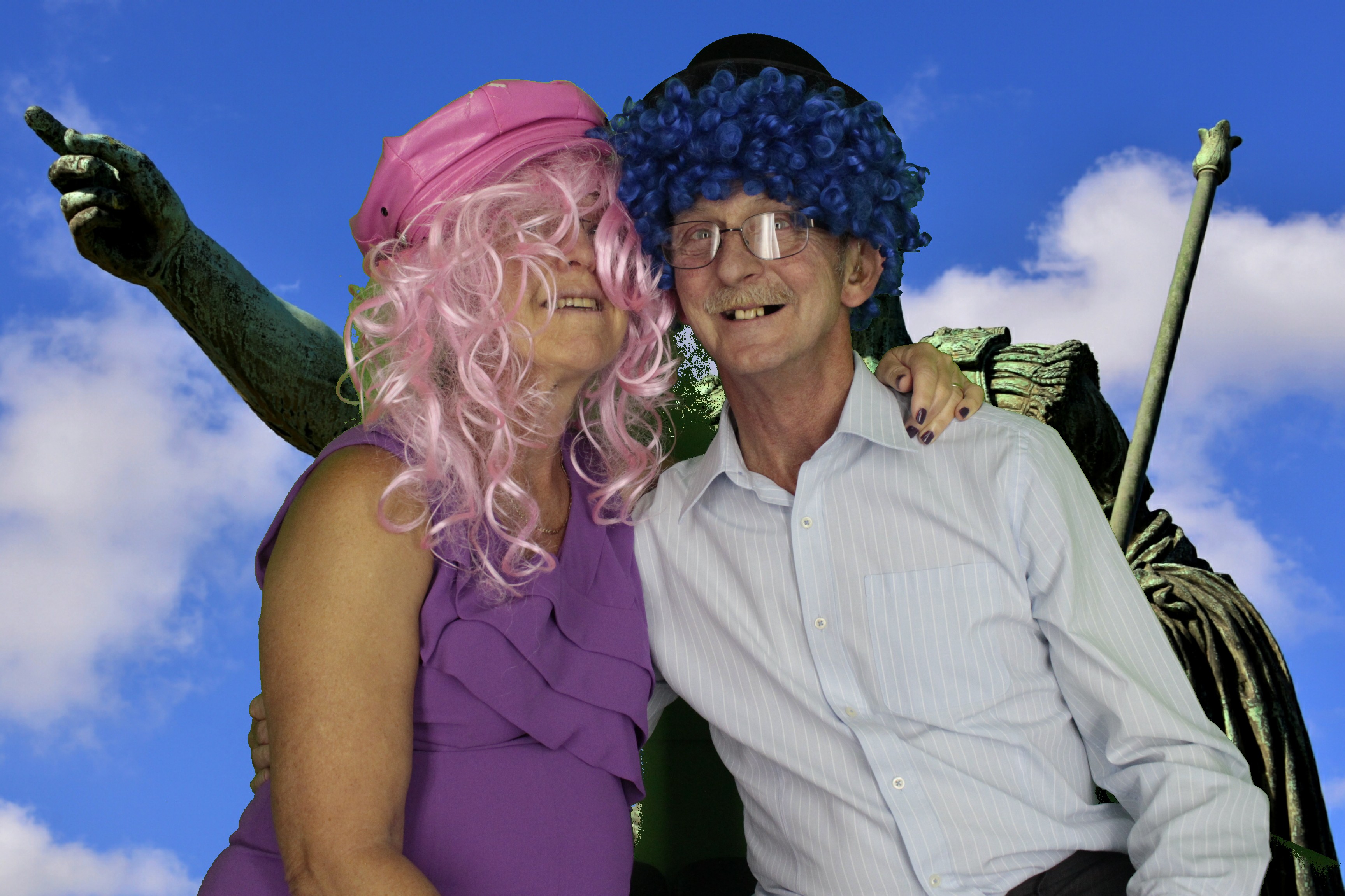 Mr & Mrs Brooks | View more photos from the event at gallery.myphotoboothexperience.co.uk/u/MyPhotoBoothExperienceLtd/Mr-Mrs-Brooks